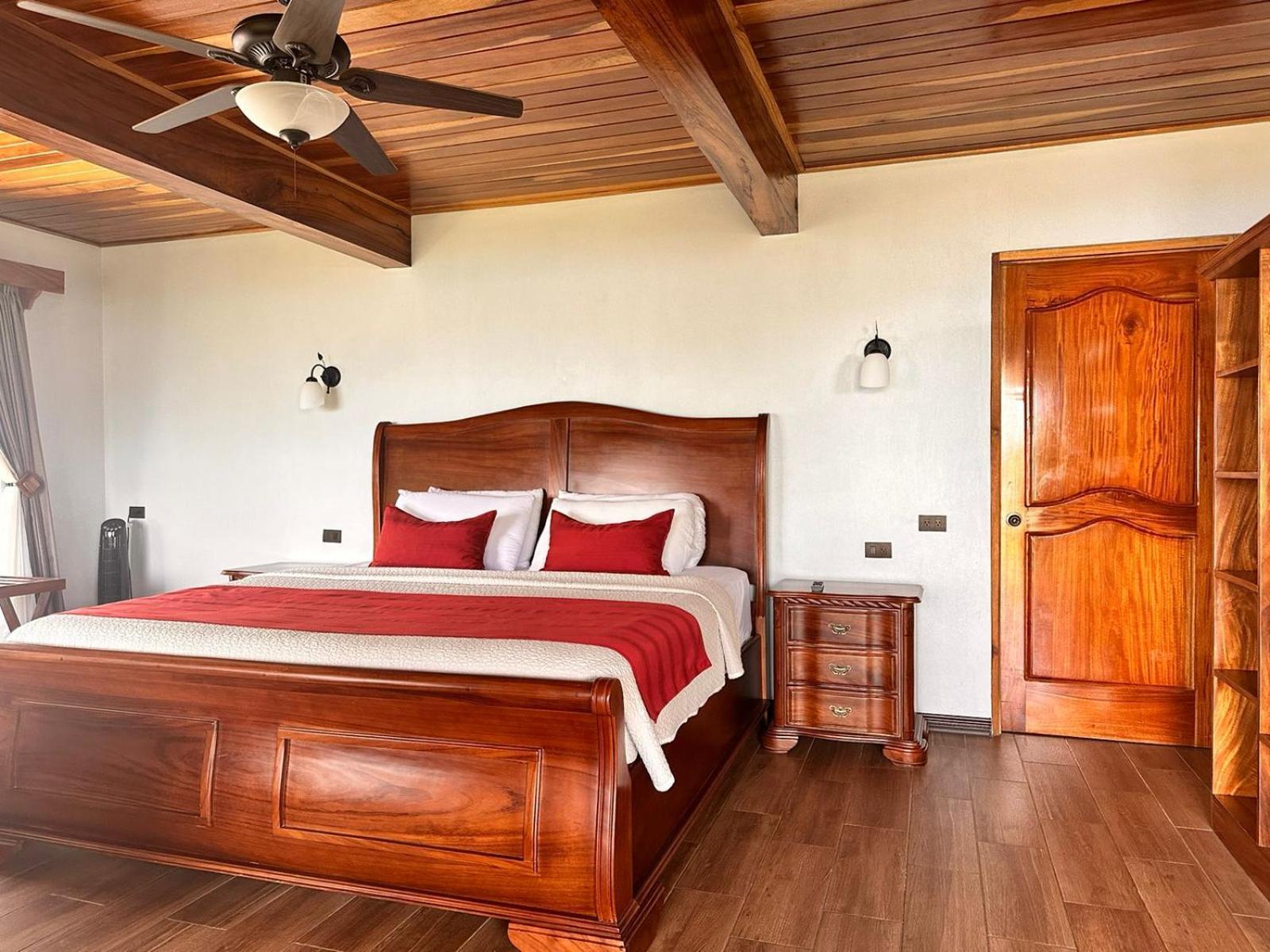 Tropico Hotel Monteverde